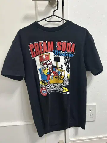 CREAM SODA 그래픽 티셔츠 블랙