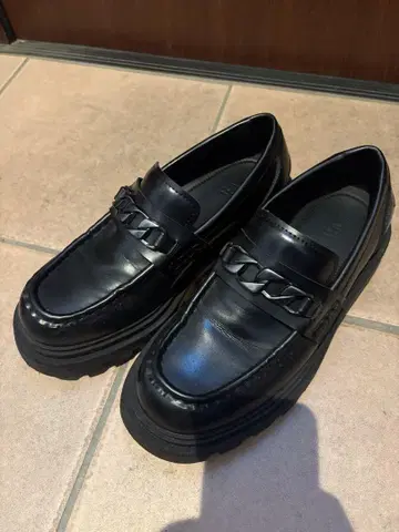 자라 블랙 로퍼