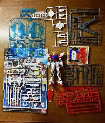 HGBF 스타 빌드 스트라이크 건담 플라프스키 윙 조립 중