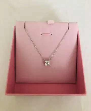 스와로브스키 Swarovski Stilla Attract 펜던트