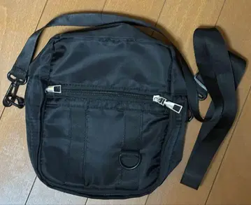 블랙 나일론 숄더백