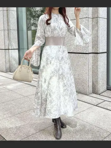 꽃무늬 플레어 슬리브 롱 원피스