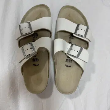 버켄스탁 애리조나 화이트 샌들 39 (25cm)