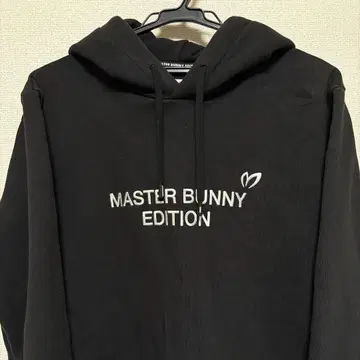 MASTER BUNNY 블랙 후드티
