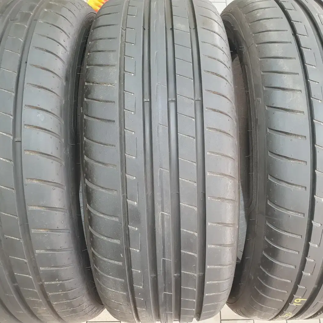 굿이어타이어 이글F1 어시매트릭3 235 50 19 3본 아우디용