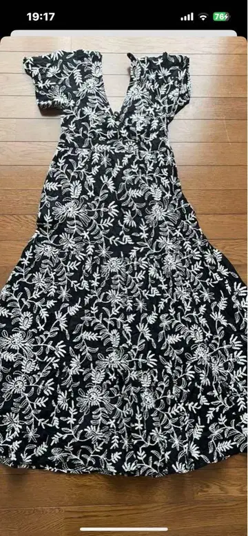자라 꽃무늬 자수 V 넥 롱 스커트