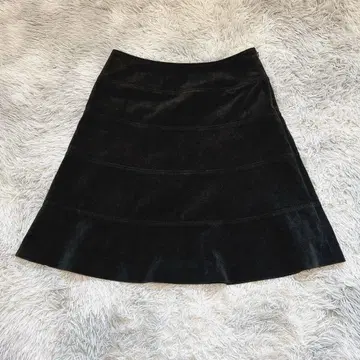 유바이웅가로 미디 스커트 XL 블랙 블랙 티어드 플레어