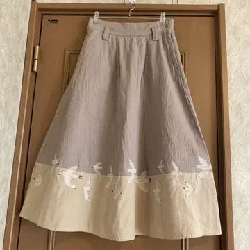 emago 이마고 흰 새 자수 절개 스커트 새상품급