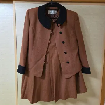 Atelier Bruges 브라운 셋업