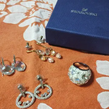 SWAROVSKI 귀걸이 및 반지 4종 세트