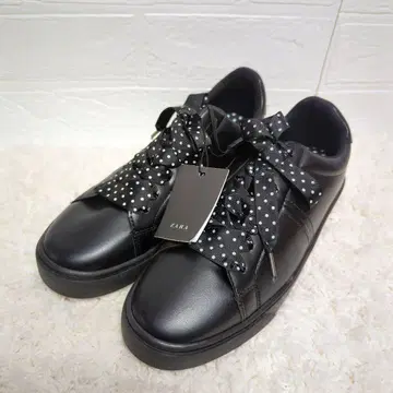 자라 베이직 스니커즈 블랙 25.5cm