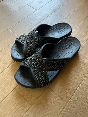 *Crocs 샌들 블랙*