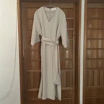 ebule 에부르 V넥 카프탄 원피스