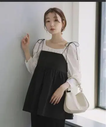 리본 포함 어깨끈 뷔스티에 블랙/화이트