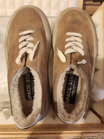 GOLDEN GOOSE 스웨이드 브라운 스니커즈
