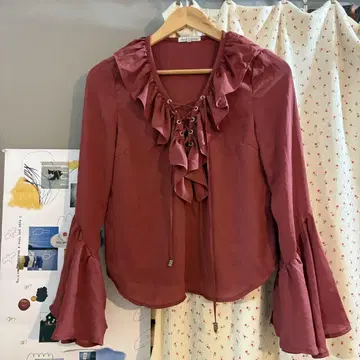 charlotte russe 프릴 긴팔 블라우스 XS