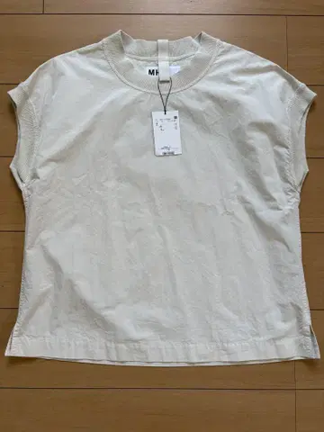 새상품 MHL. 마가렛호웰 리브 컷 티셔츠