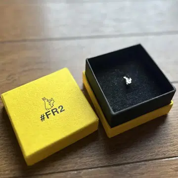 FR2 Rabbits Icon Pierce 실버 귀걸이