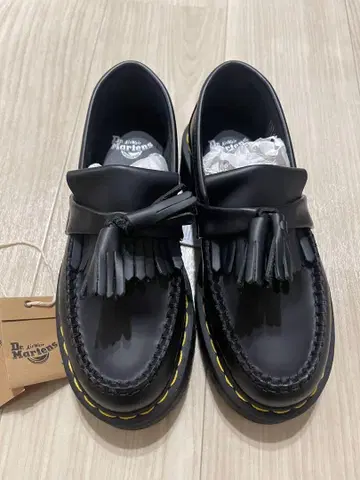 Dr. Martens 블랙 통굽 로퍼