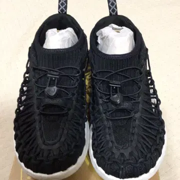 KEEN UNEEK SNK 23cm BLACK/STAR WHITE 중고품
