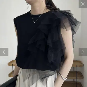 CAPRICIEUXLE'MAGE 카프리슈 레 마쥬 아지메 튤 티셔츠