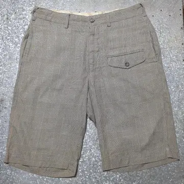 Garments Engineered 체크 무늬 숏 팬츠 32인치