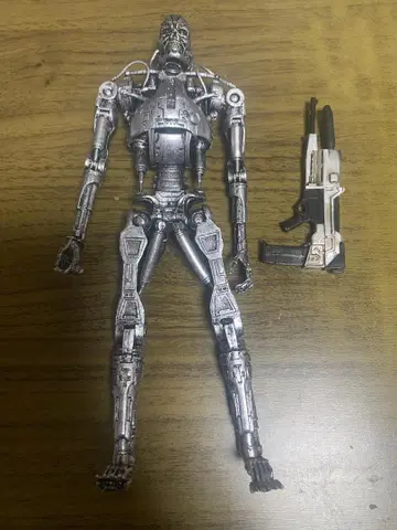 NECA 터미네이터 엔드 스켈레톤