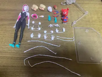 MAFEX 스파이더 그웬 & 스파이더 햄 피규어 세트