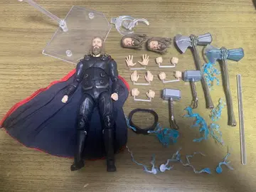 MAFEX 토르 (어벤져스/엔드 게임)