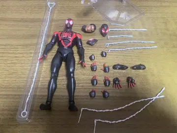 MAFEX 스파이더맨 마일즈 모랄레스 액션 피규어