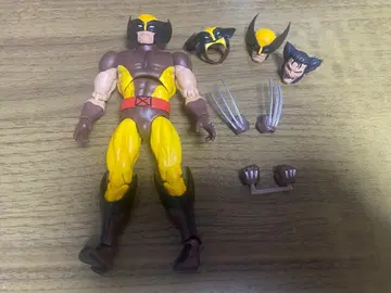MAFEX 울버린 브라운 수트