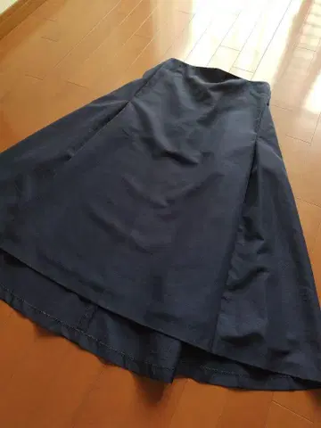 시빌라 네이비 플레어 롱 스커트