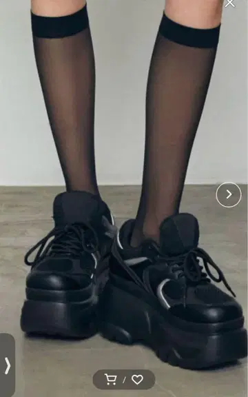 EMODA 블랙 스니커즈