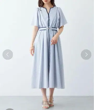 스트라이프 V넥 롱 원피스 반팔