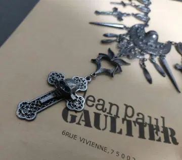 Jean Paul Gaultier (스컬 크로스 목걸이)