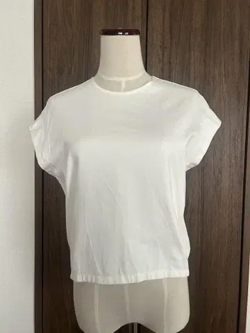 투모로우랜드 컬렉션 숏 기장 티셔츠 36