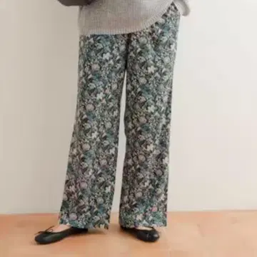 어반 리서치 도어스 플라워 프린트 이지 팬츠