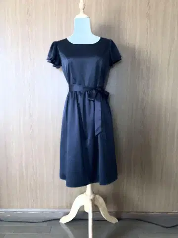 블랙 허리 리본 A 라인 원피스