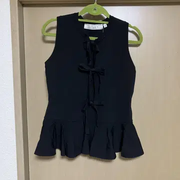 지유 rokh 블랙 슬리브리스 탑 M