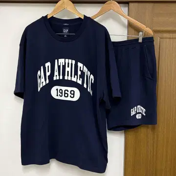 빈티지 소프트 ATHLETIC 로고 셋업