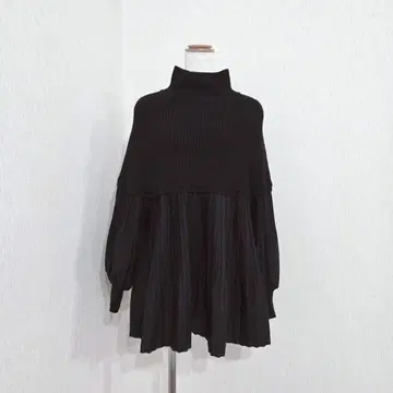 리브인컴포트 니트 절개 플리츠 튜닉 하이넥 블랙 (L)