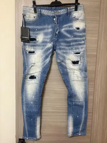 DSQUARED2 데미지 가공 라이트 블루 청바지