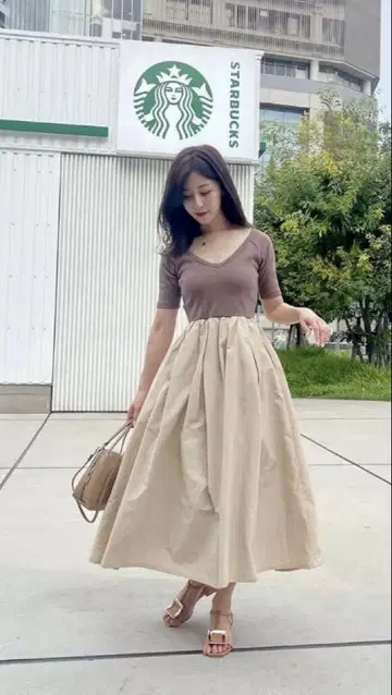 ST.ROONEY 리브 절개 플레어 원피스