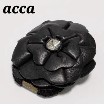 acca 스크런치 헤어 액세서리 플라워 스톤 금 로고 BLACK