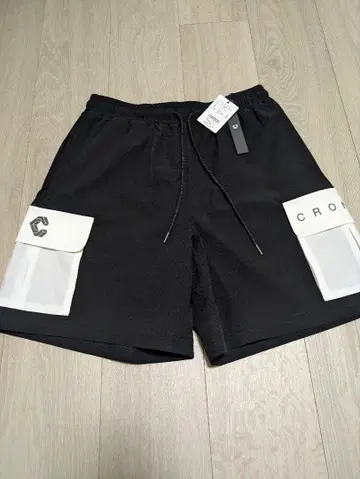 CRONOS 블랙 포켓 부착 숏팬츠