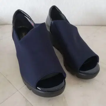 새상품급!! 힐스 애비뉴 HILLS AVENUE 샌들 22.5cm