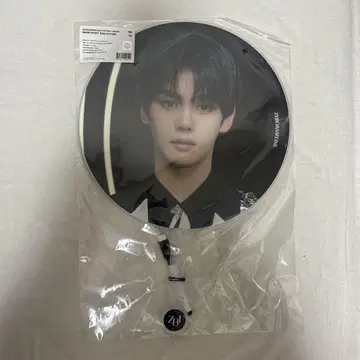 ZEROBASEONE 김규빈 부채