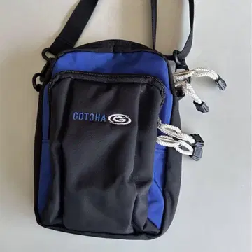 GOTCHA 바디백 숄더백 스퀘어형 로고 프린트