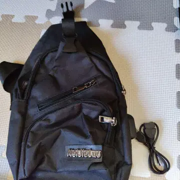 블랙 숄더백 USB 케이블 포함