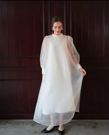 Acka sheer over one-piece 화이트